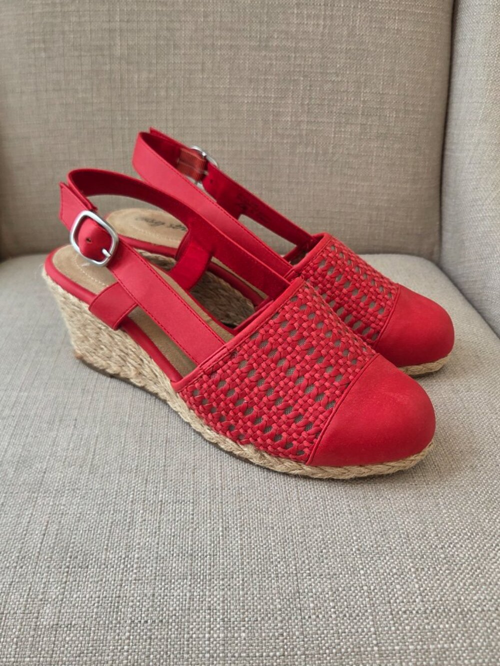 Easy Street Taffy Sling Back Espadrille Size 9 Wide Red Woven Wedge Heel